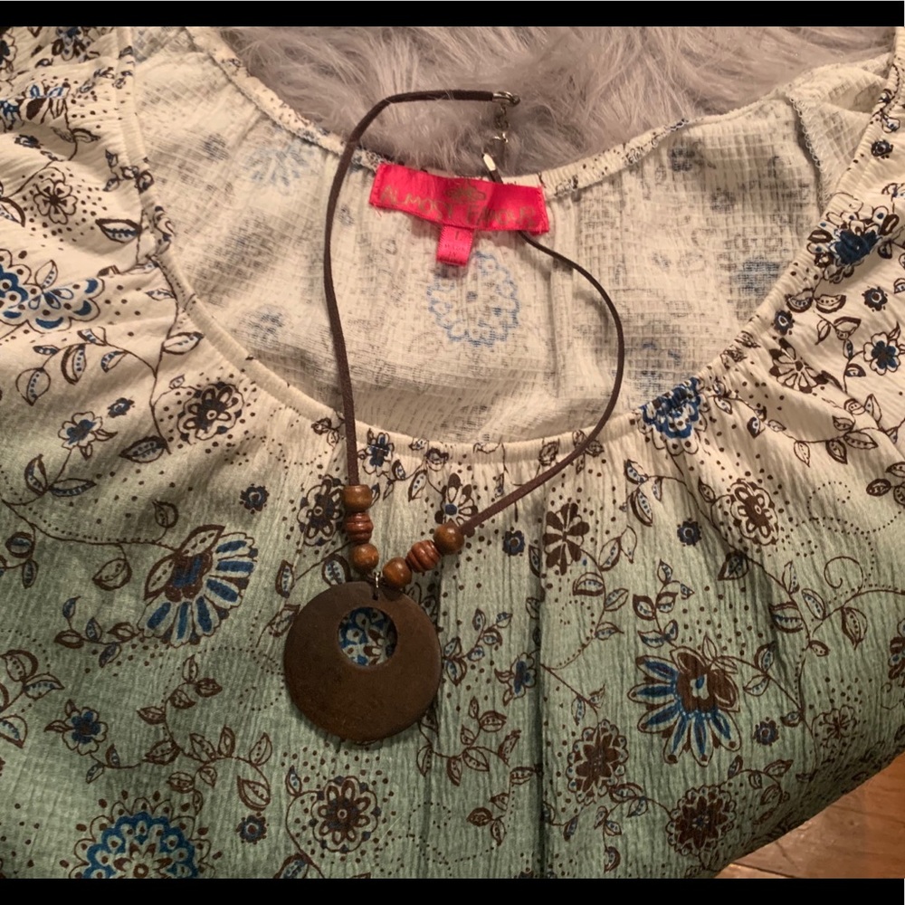 Cute Top With Matching Necklace